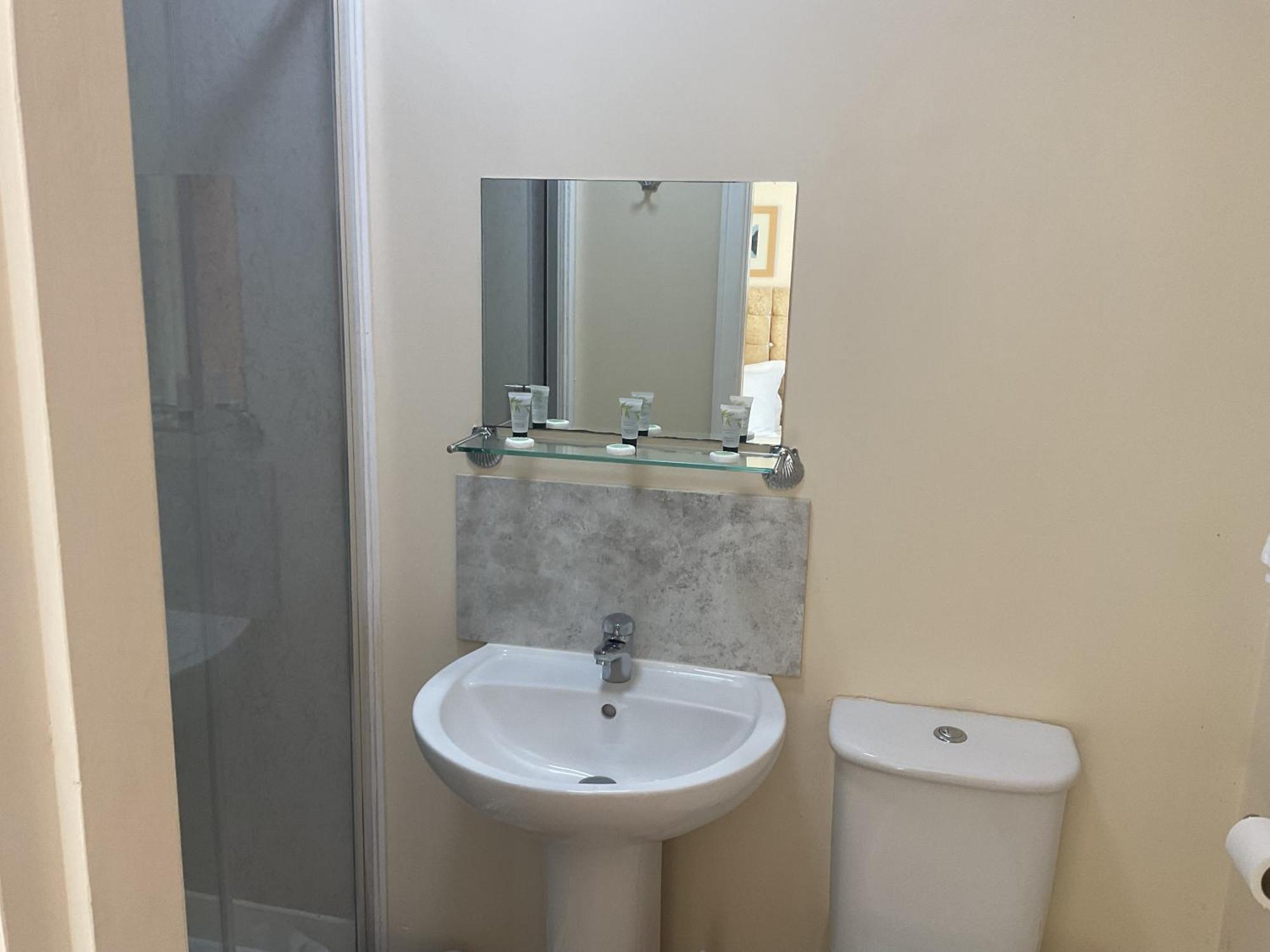 The Claremont Preston Hotel Екстериор снимка